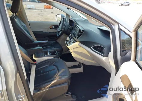 2017 Chrysler Pacifica Touring-L из США, поврежденный, VIN 2C4RC1BG6HR691857